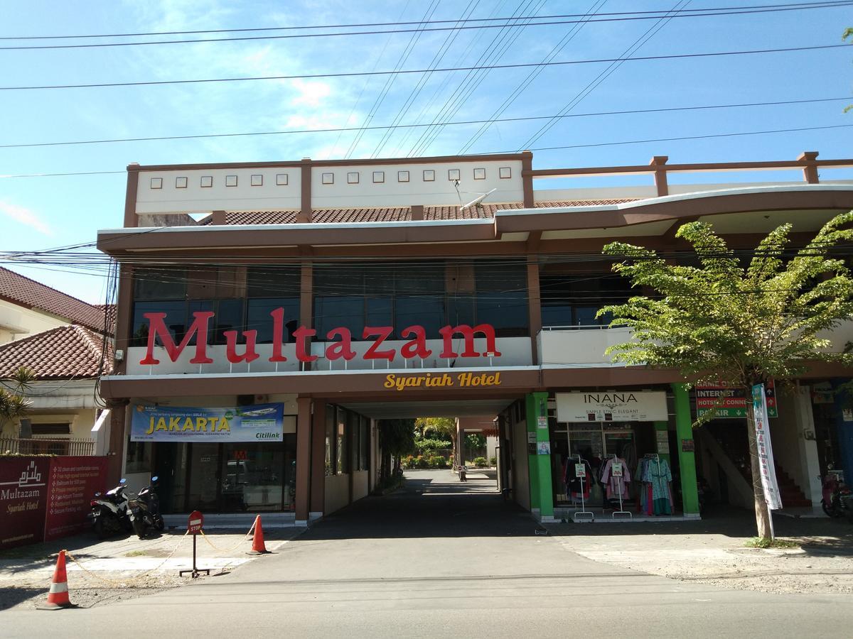 Multazam Hotel Solo エクステリア 写真