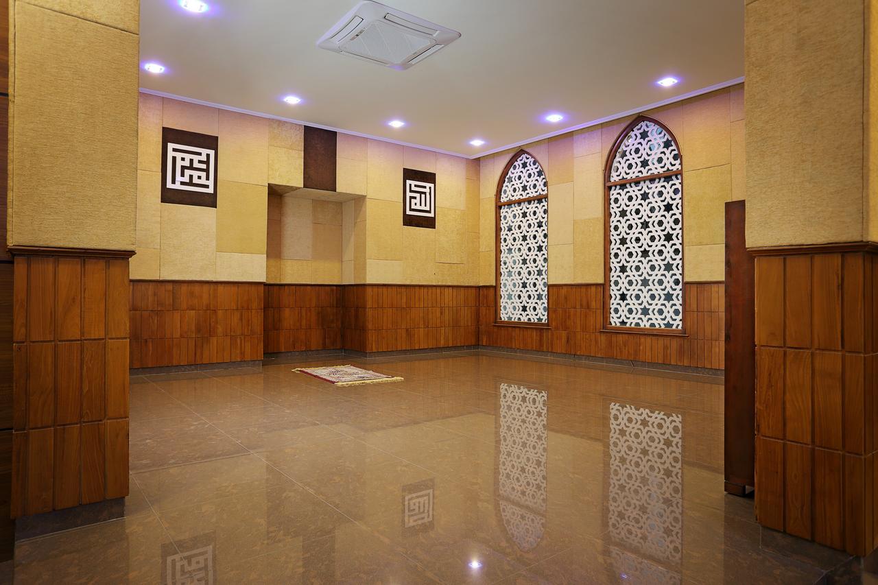 Multazam Hotel Solo エクステリア 写真